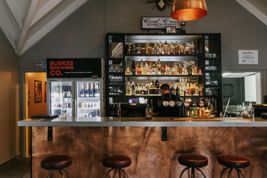 Blue Lake Eatery & Bar