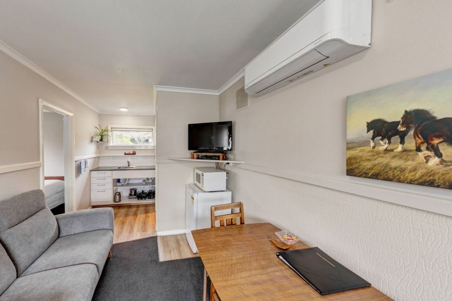 Burkes Pass Country Motel