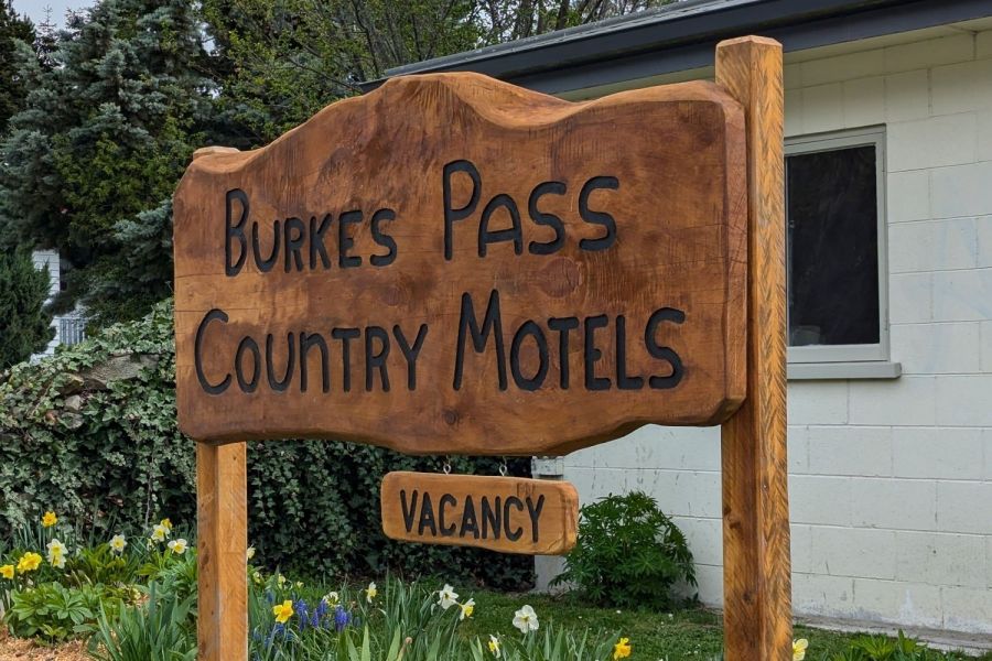 Burkes Pass Country Motel