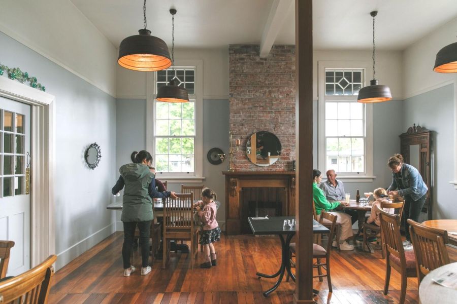 Carnegies Restaurant & Bar