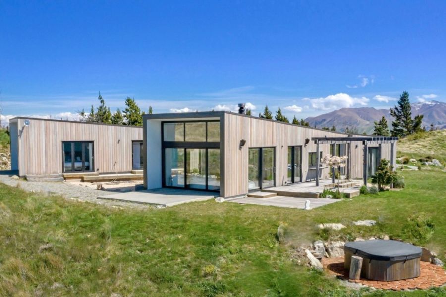 Kārearea Lakehouse