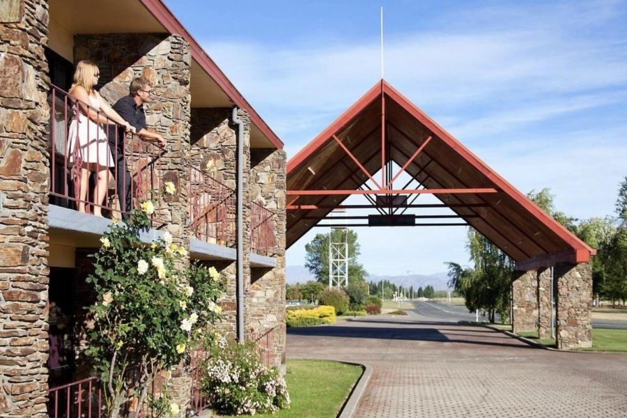 Mackenzie Country Hotel