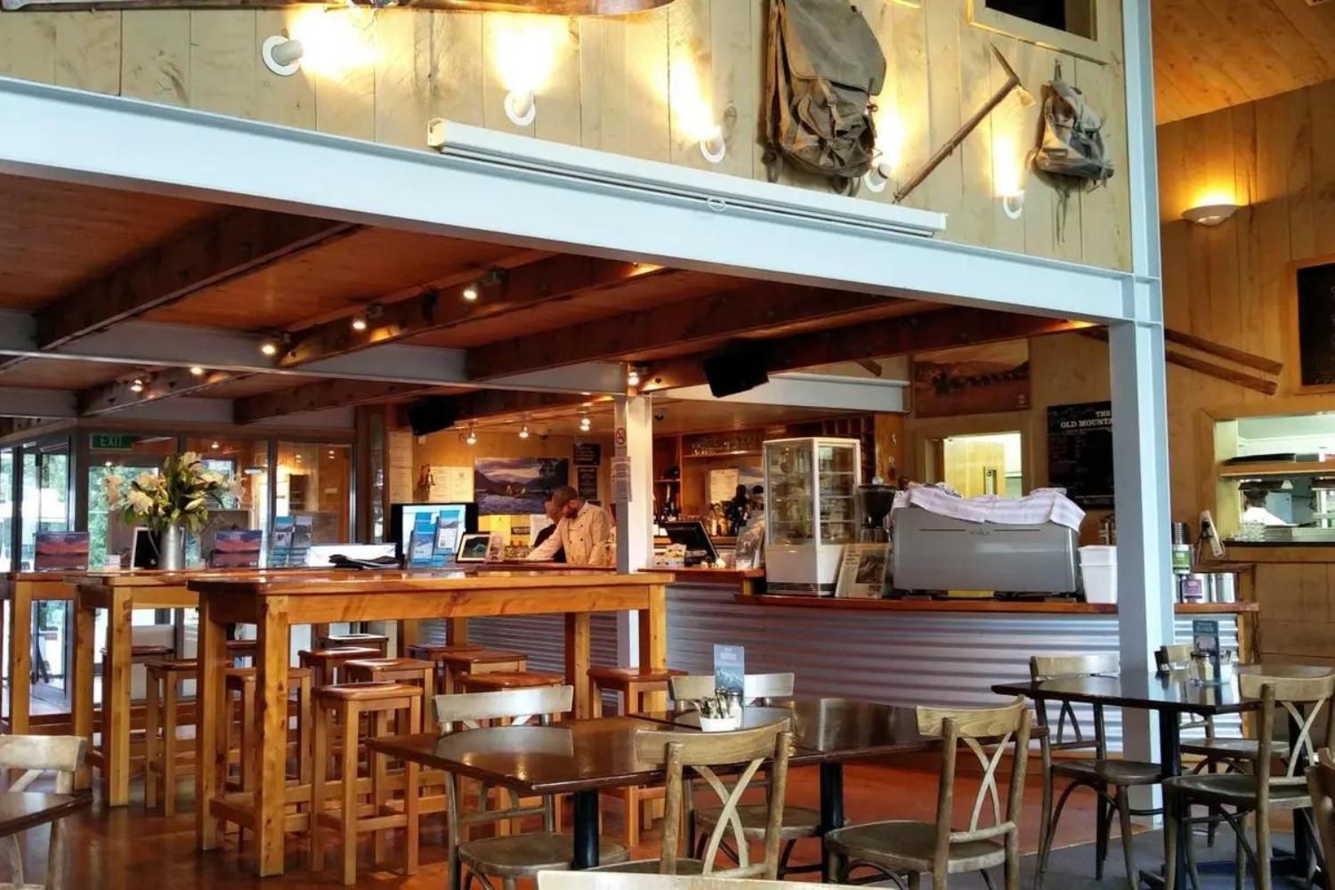 Old Mountaineers Café, Bar & Restaurant - Mackenzie Region, New Zealand