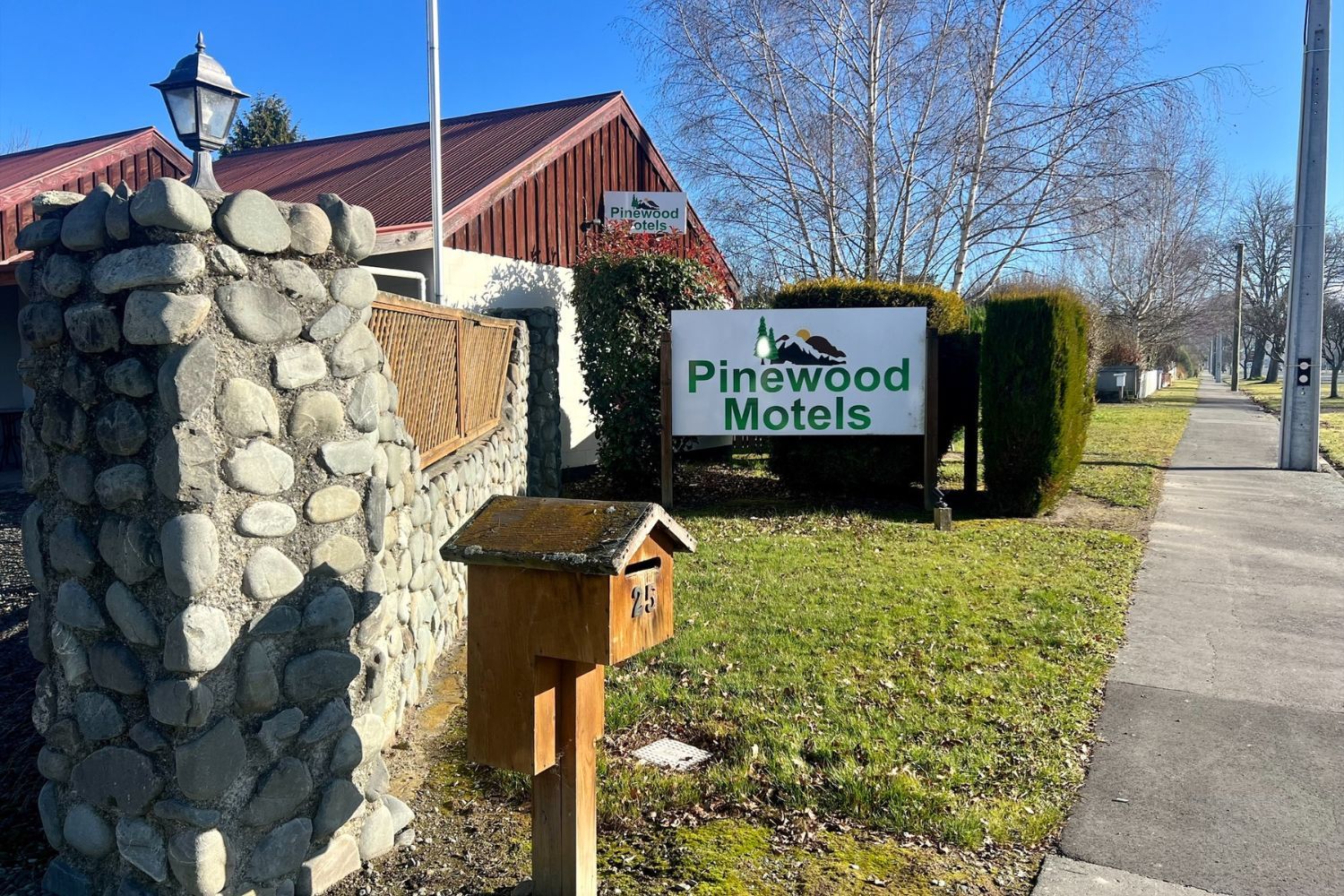 Pinewood Motels
