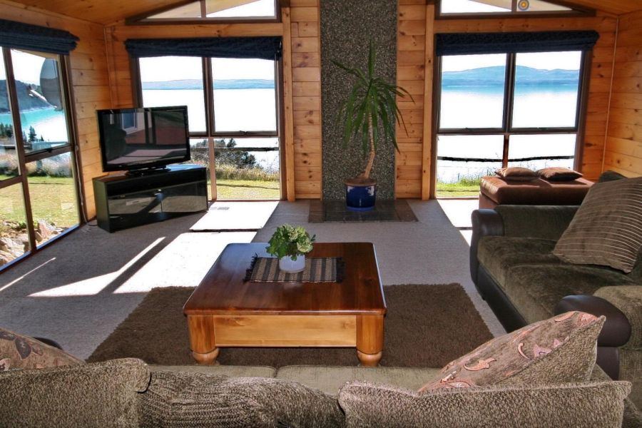 Pūkaki Lakeside Getaway