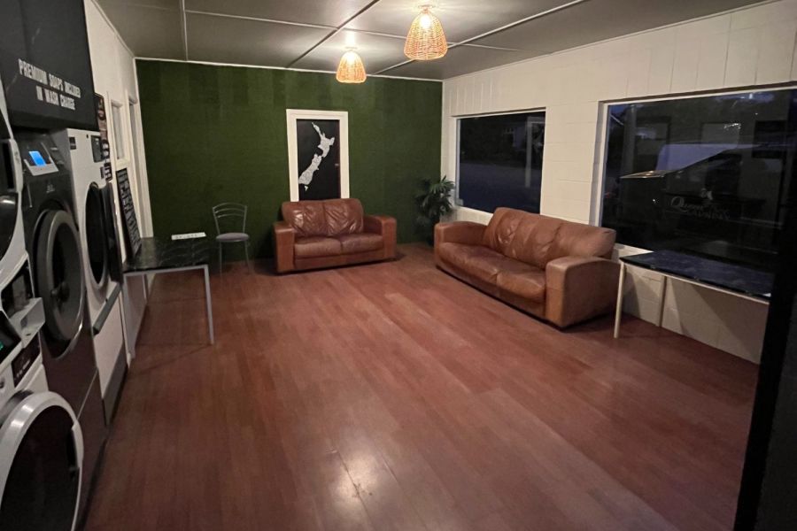 Queen Bee Laundromat & Shower