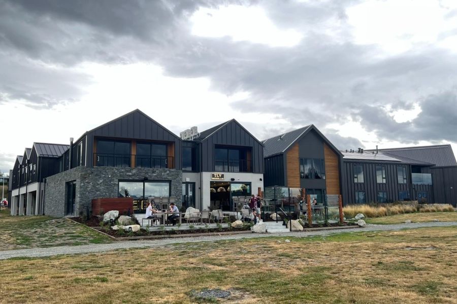 T.L.V. Restaurant & Bar